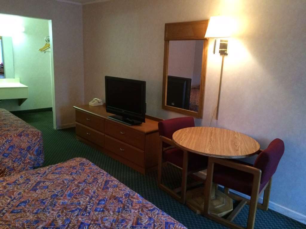 Town And Country Inn Suites Spindale 福里斯特城 客房 照片