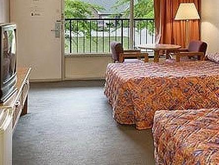 Town And Country Inn Suites Spindale 外观 照片