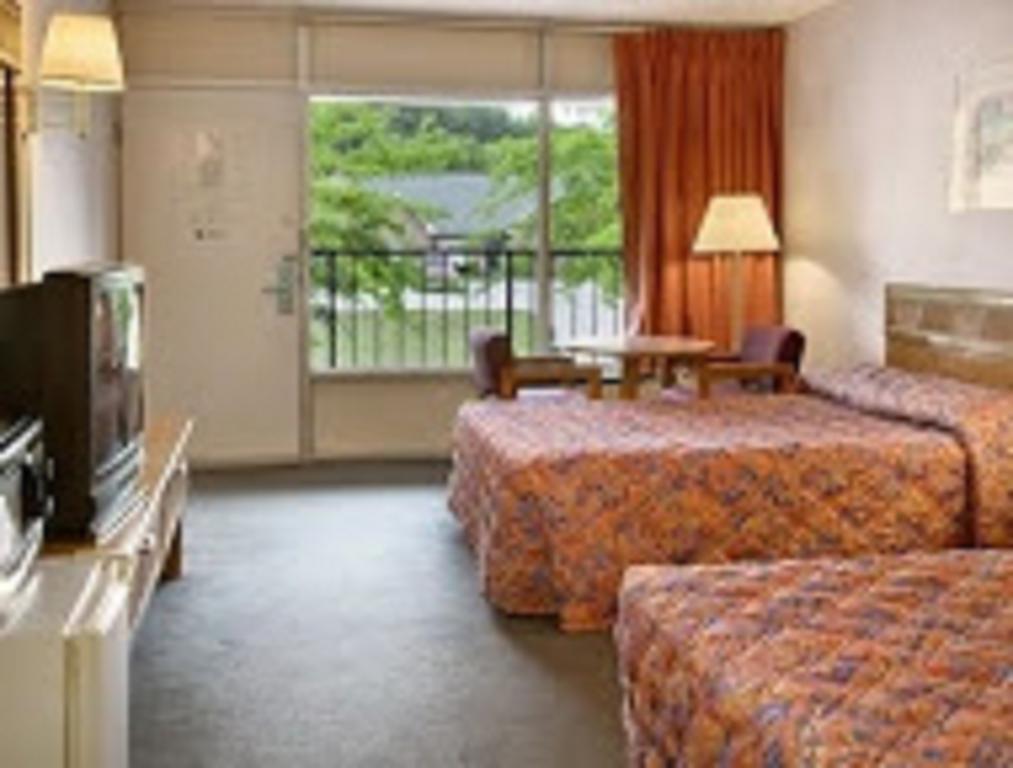 Town And Country Inn Suites Spindale 外观 照片
