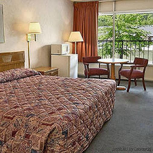 Town And Country Inn Suites Spindale 福里斯特城 外观 照片
