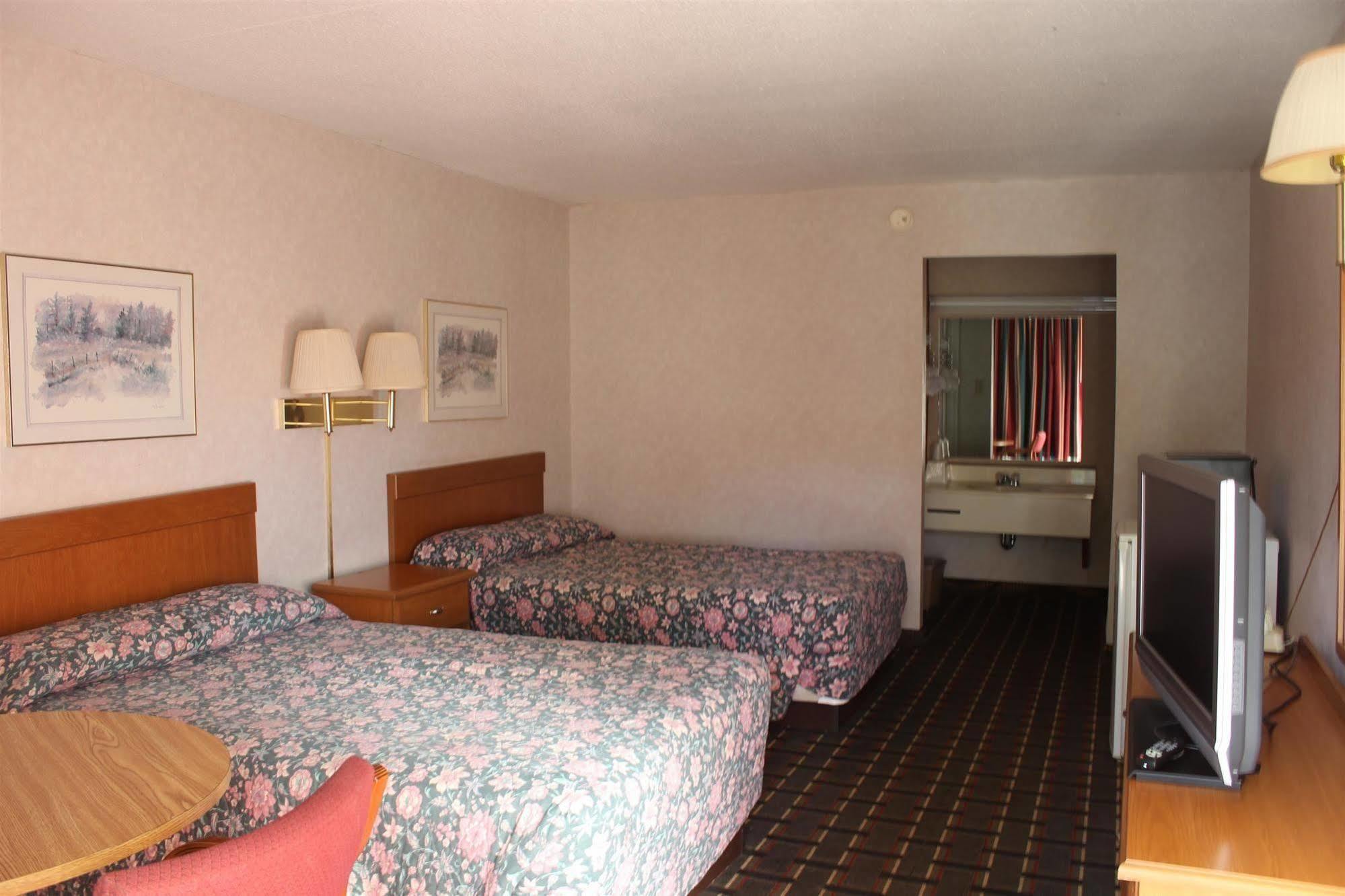 Town And Country Inn Suites Spindale 外观 照片