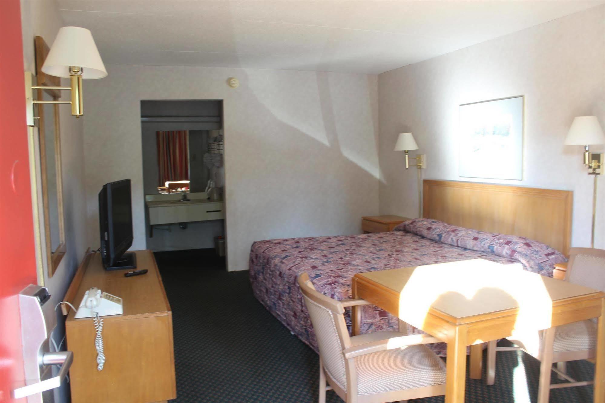 Town And Country Inn Suites Spindale 外观 照片